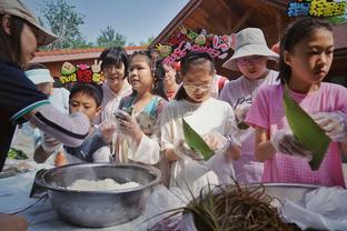 张琳芃赛前圆阵喊话：放下包袱 当成人生最后一场比赛去踢